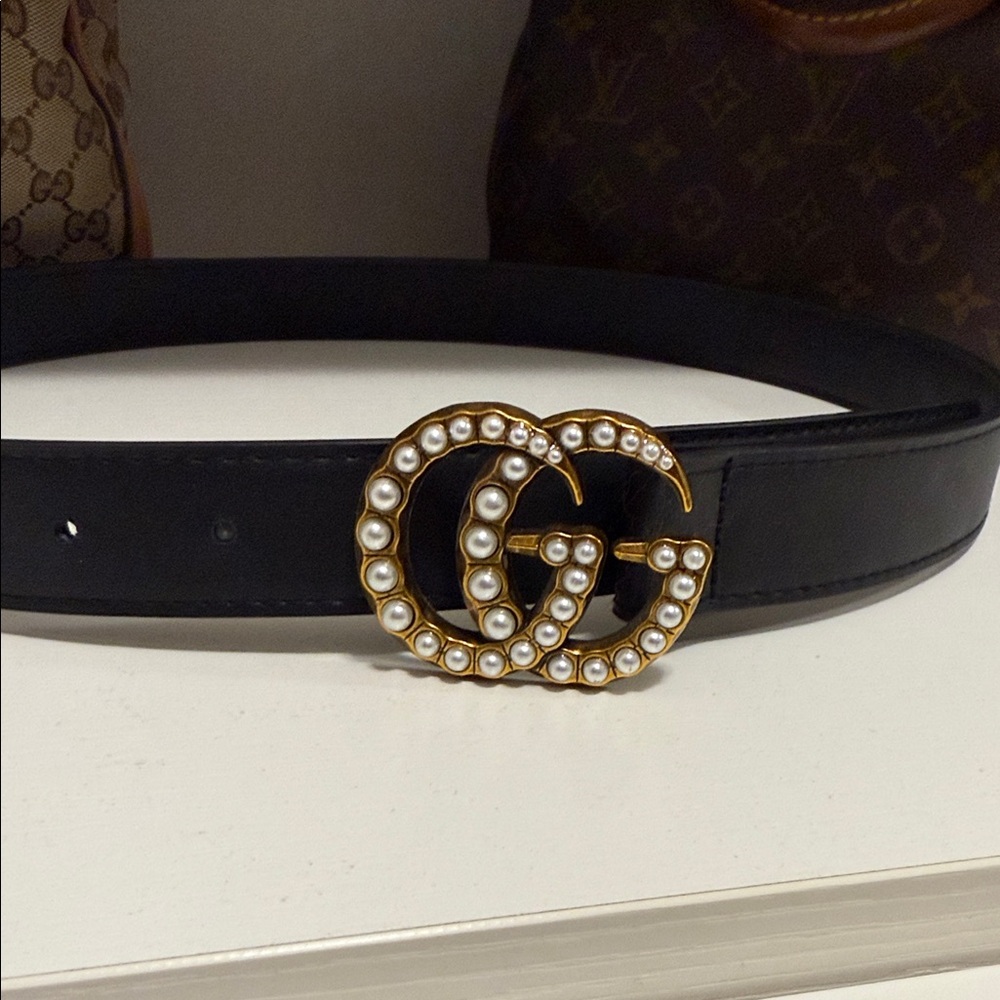 GG pearl belt